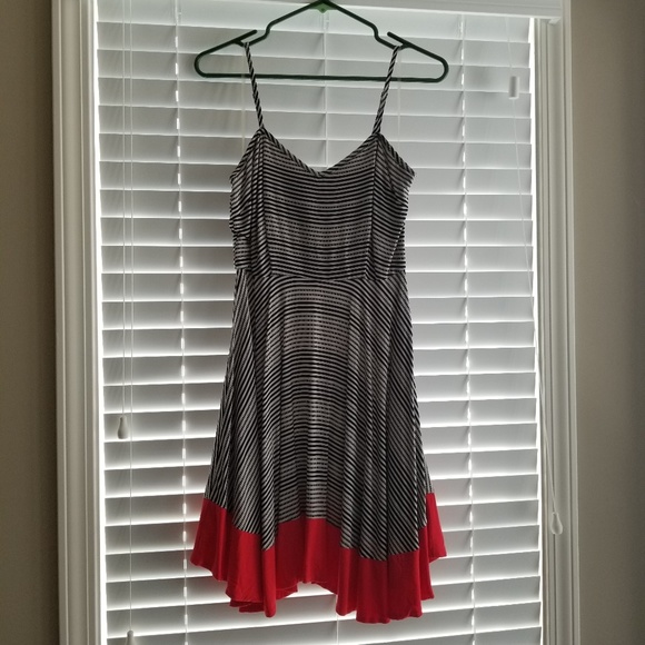 SOLD - Black & white strip dress - size 6 - Picture 1 of 4